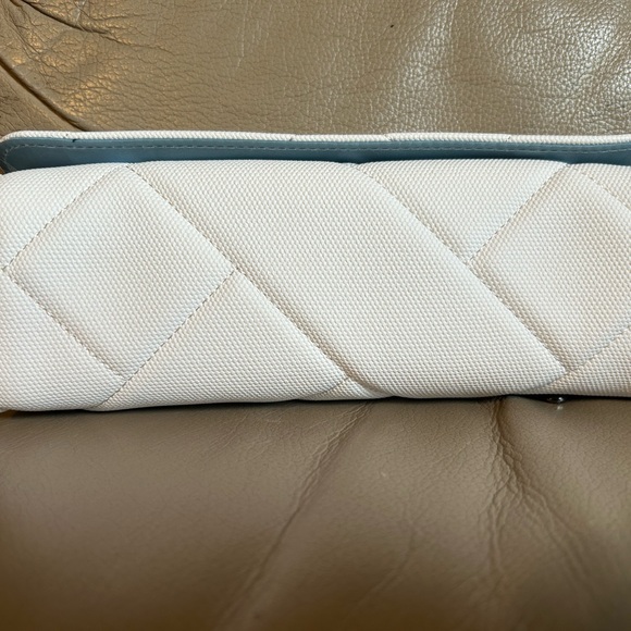 Lug Choo Choo XL Pill Organizer Matte Luxe White EUC - Picture 5 of 13